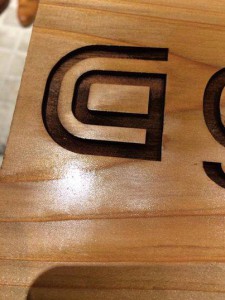 アクリルの加工屋で創業65年ですが、木製の看板もやってますよ！